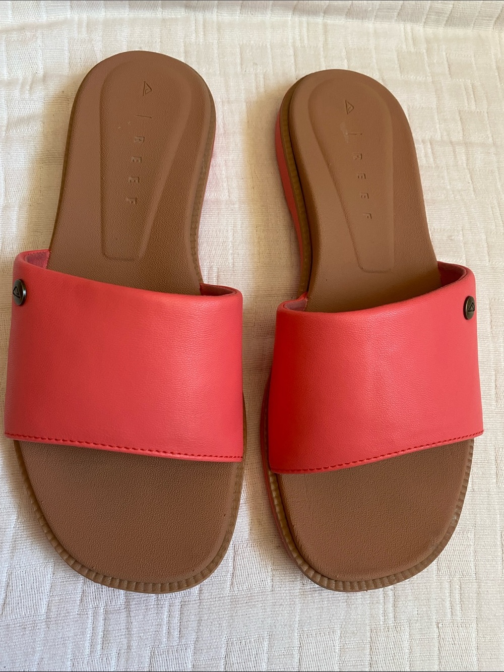 REEF  Coral Wide-Band Slide Sandals